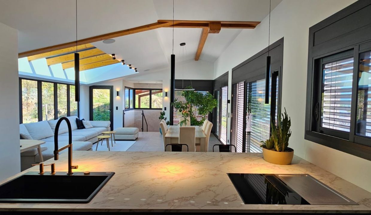 PHOTO-2025-04-11-13-59-04